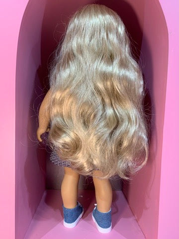 Muñeca American Girl Truly Me rubia con pecas • Vestido negro lentejuelas | Pre-Loved